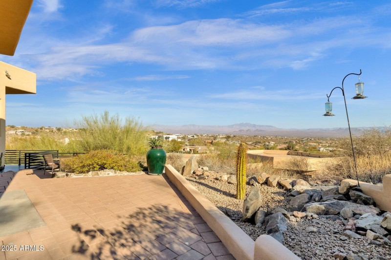 18-web-or-mls-15418-castillo-dr