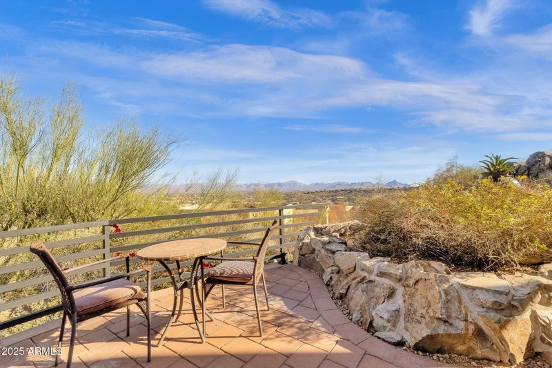 21-web-or-mls-15418-castillo-dr