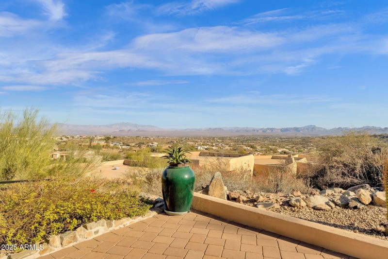 22-web-or-mls-15418-castillo-dr