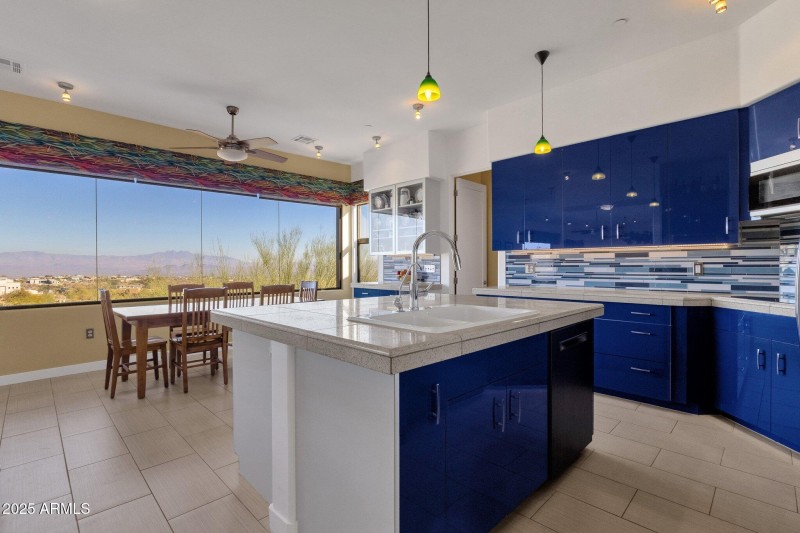 42-web-or-mls-15418-castillo-dr