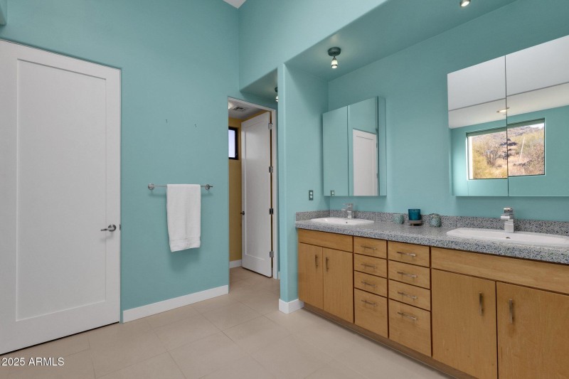 53-web-or-mls-15418-castillo-dr