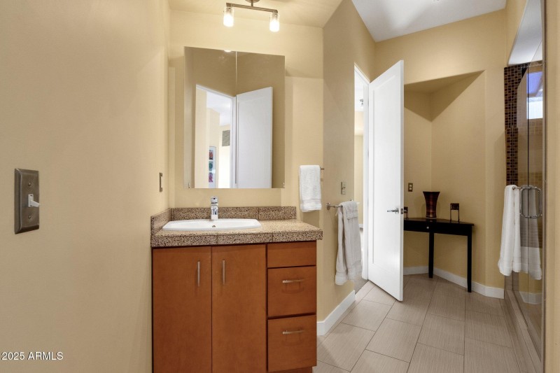 71-web-or-mls-15418-castillo-dr