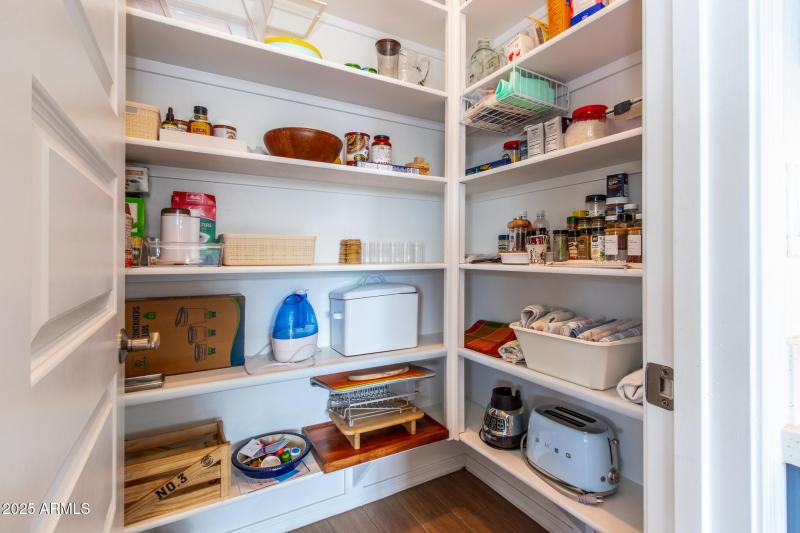 Walk in pantry