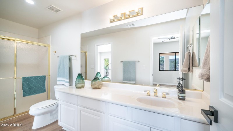 Guest Suite Bathroom