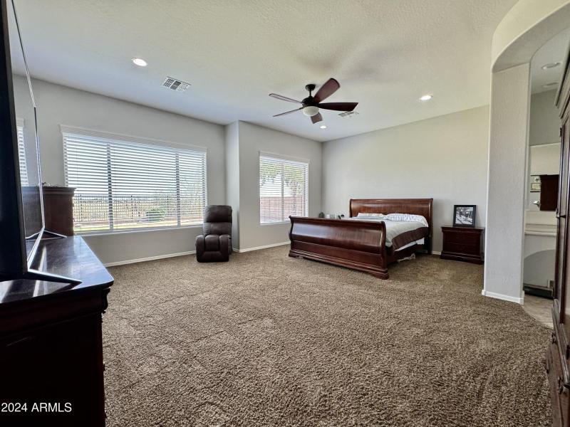 CA24D8D9-62DA-4EE8-8DE4-2A1C1D95AEBE_1_2