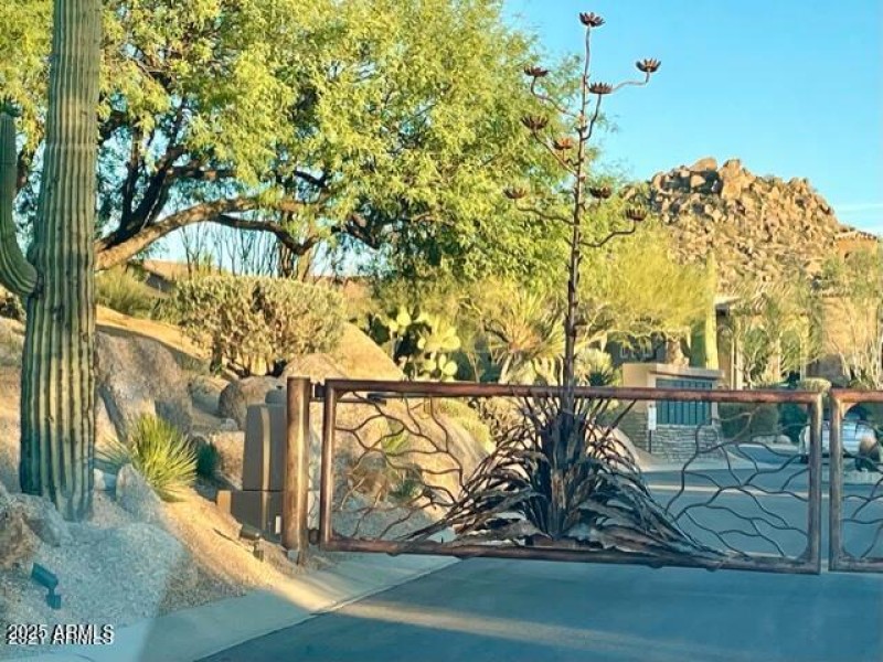 ENTRANCE TO PINNACLE CANYON