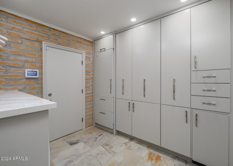 3921 E San Miguel Ave, PV, 85253