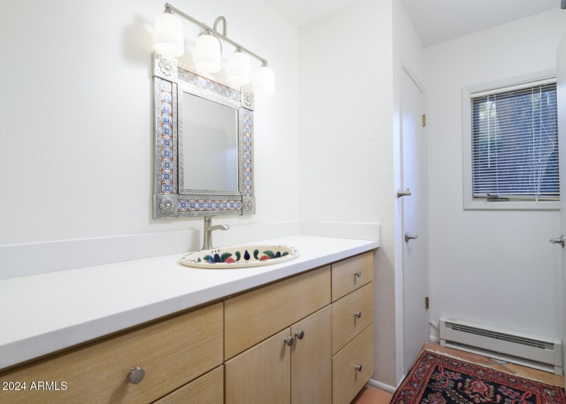 3921 E San Miguel Ave, PV, 85253