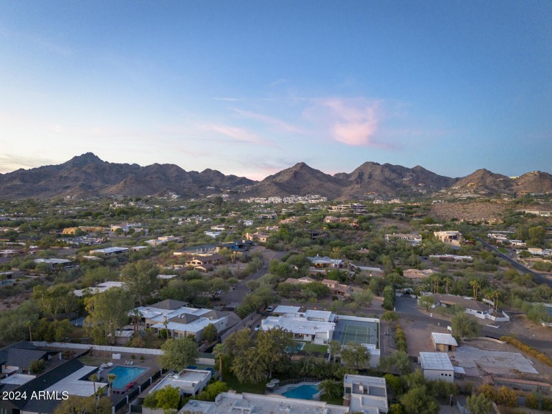 3921 E San Miguel Ave, PV, 85253