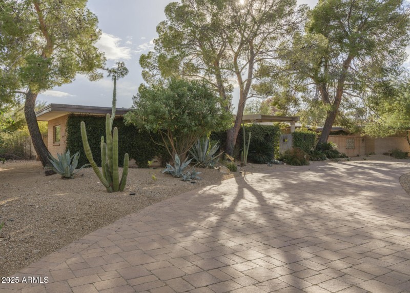 Listings_3921_E_SanMiguel_Ave_Reshoot-25