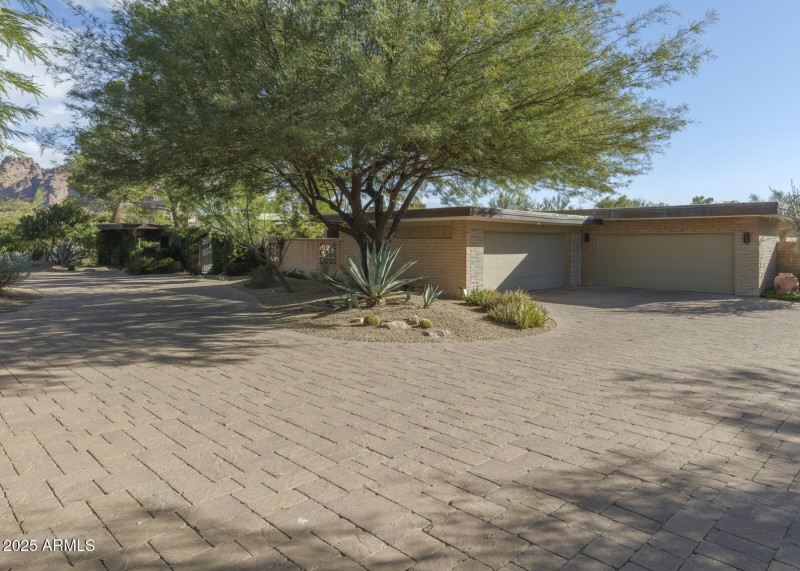 Listings_3921_E_SanMiguel_Ave_Reshoot-22