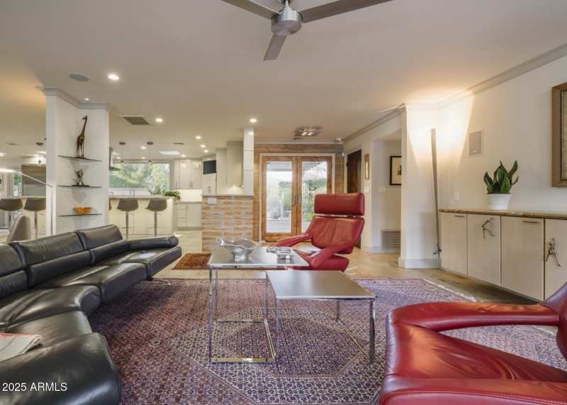 Listings_3921_E_SanMiguel_Ave_Reshoot-19