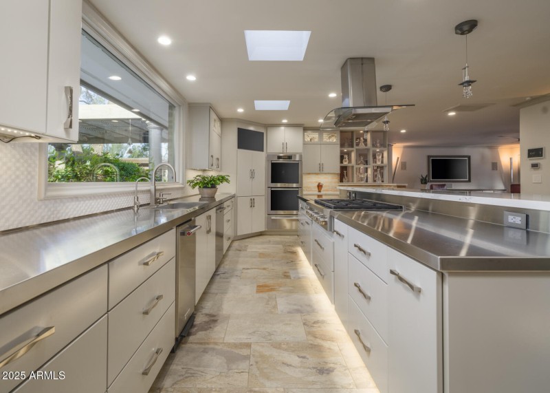 Listings_3921_E_SanMiguel_Ave_Reshoot-12