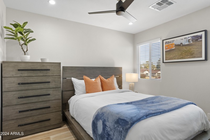 34_8025_E_Redwing_Rd__34