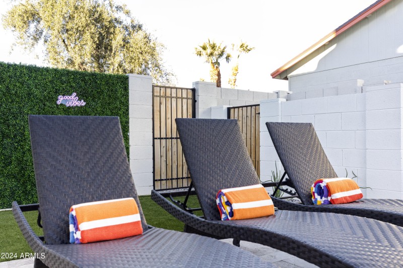 69_8025_E_Redwing_Rd__69