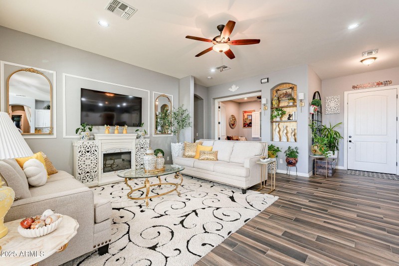 28821 N ASHBROOK Lane