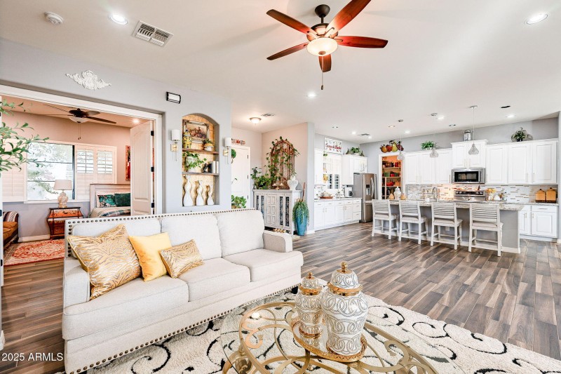 28821 N ASHBROOK Lane