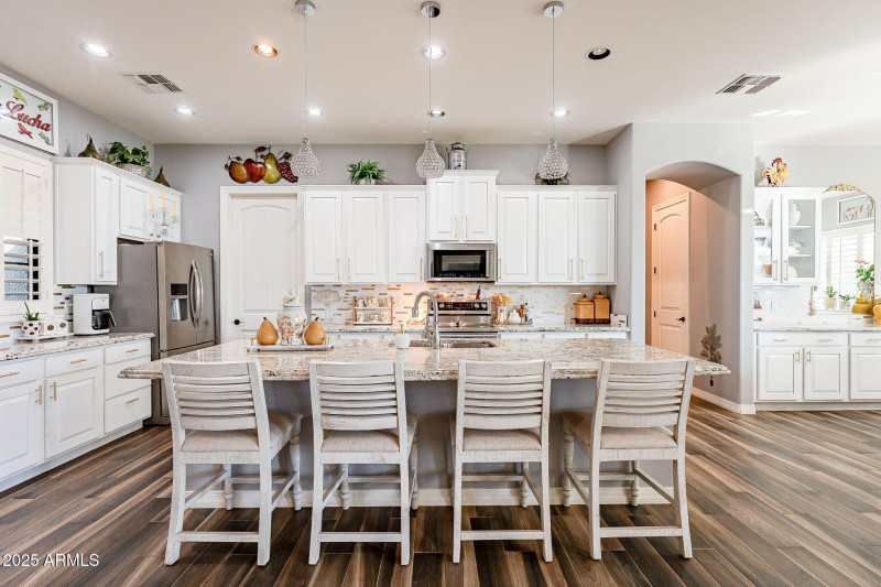 28821 N ASHBROOK Lane