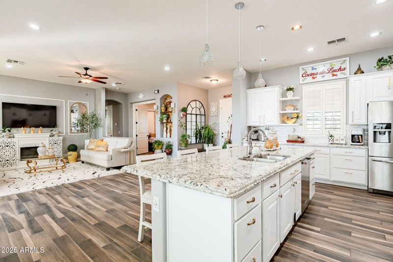 28821 N ASHBROOK Lane