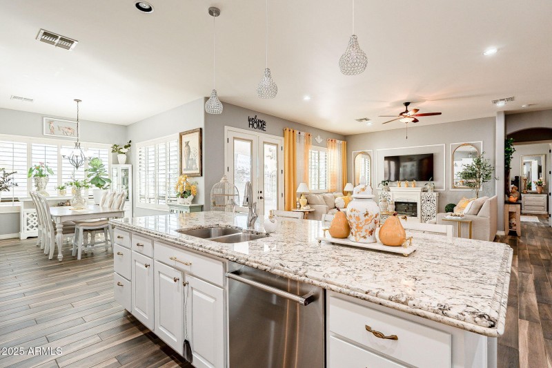 28821 N ASHBROOK Lane