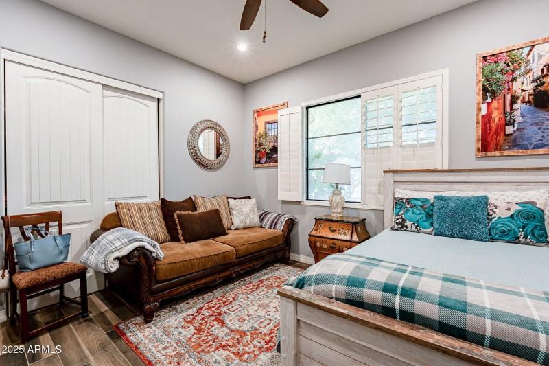 28821 N ASHBROOK Lane