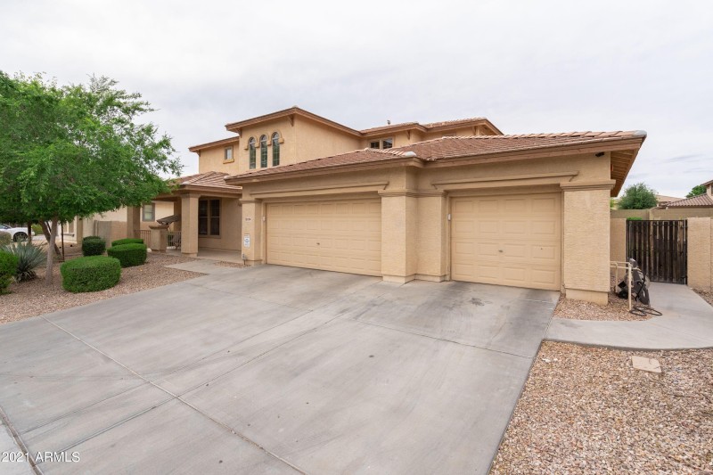 15296 W Coolidge-4-Car Garage Entry