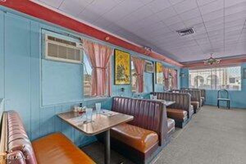 thumbnail-0194482a-a6f9-7138-8ca8-c6605a