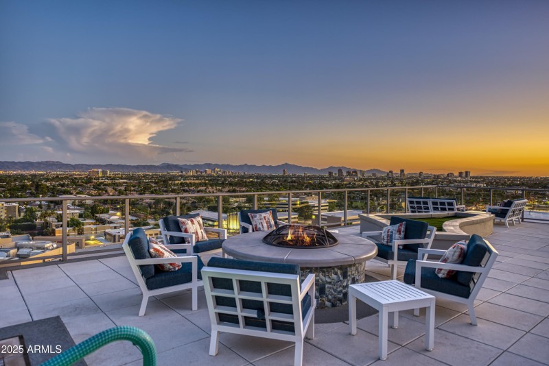 ROOFTOP FIRE PIT