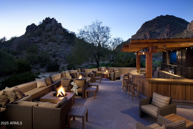 Desert Highlands Outdoor bar