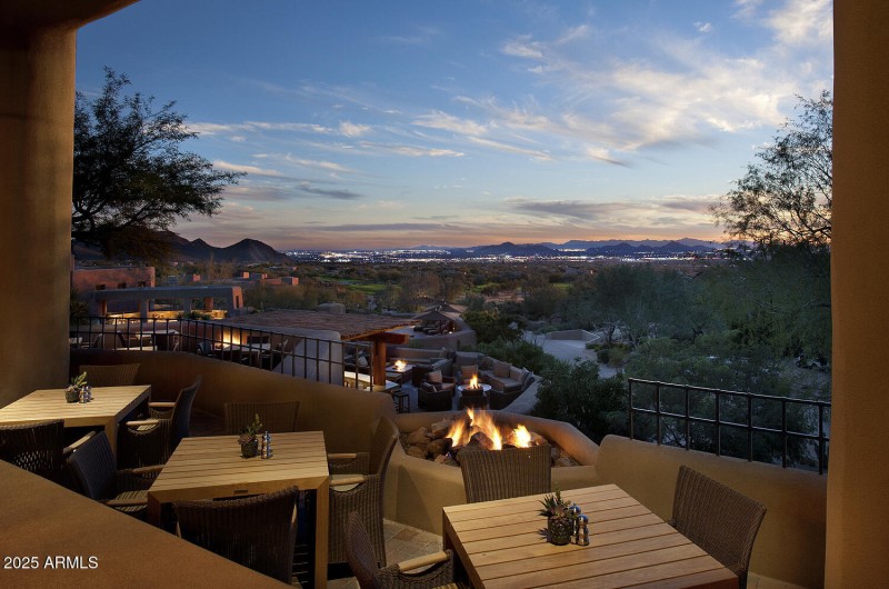 Desert Highlands Outdoor dining