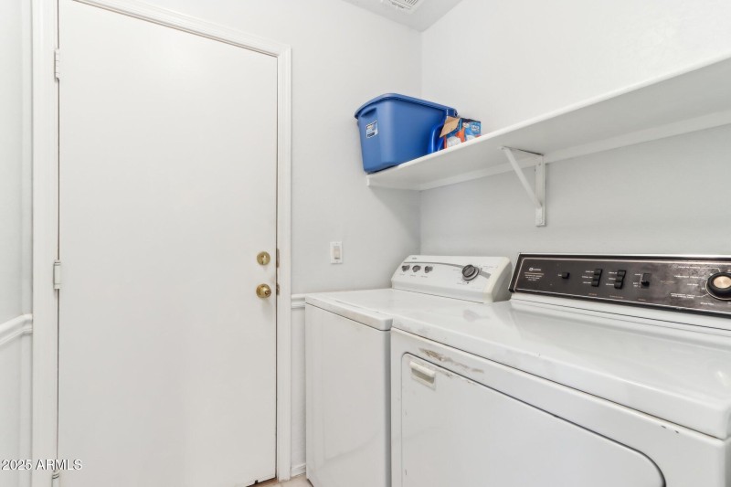17-web-or-mls-N Madison Rd-017