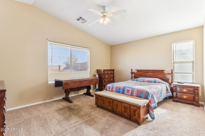 27-web-or-mls-N Madison Rd-027