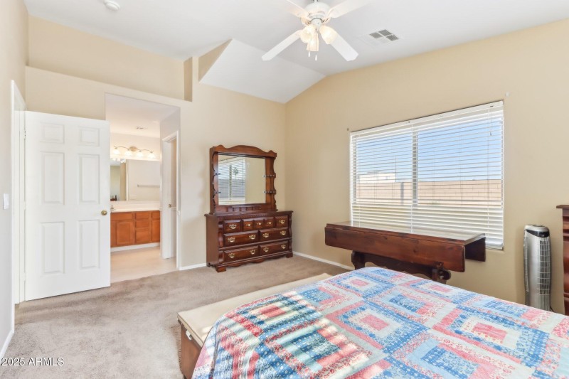 28-web-or-mls-N Madison Rd-028