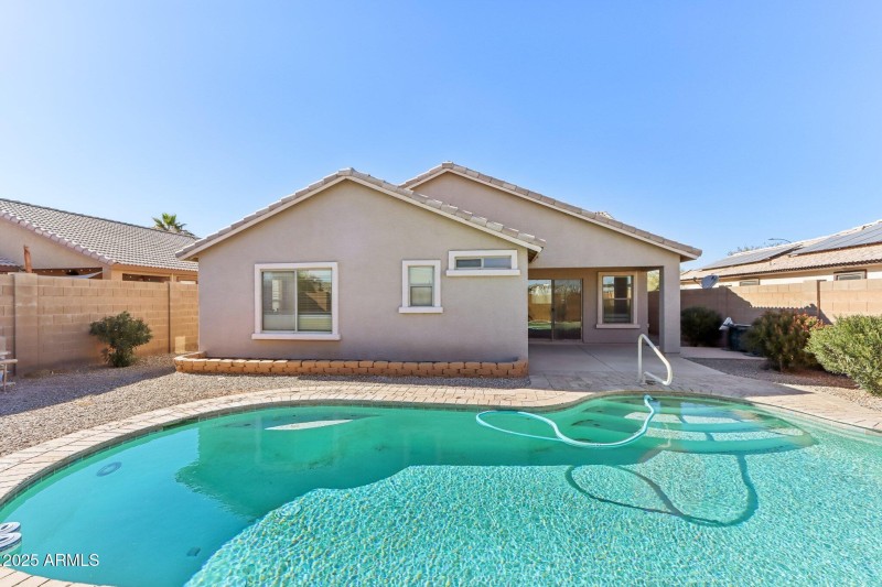 34-web-or-mls-N Madison Rd-034