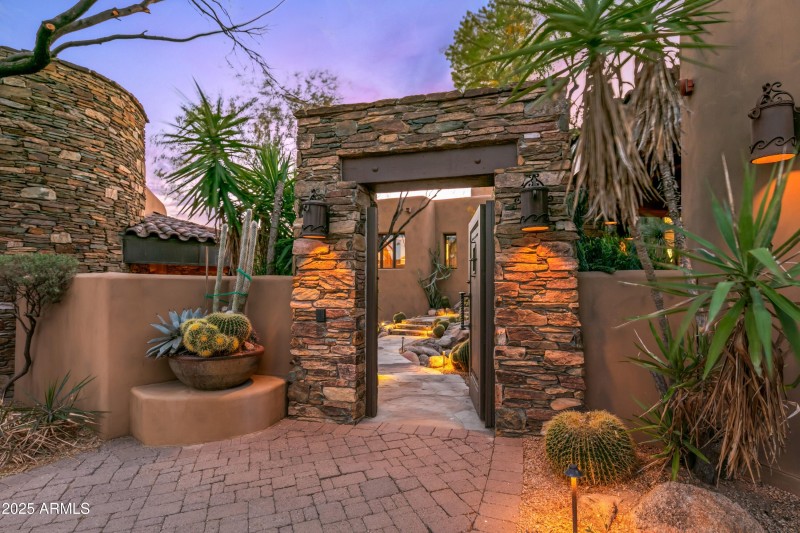 005_Courtyard Entrance