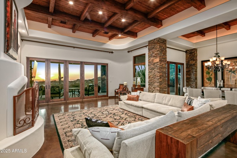 009_Elegant Living Room