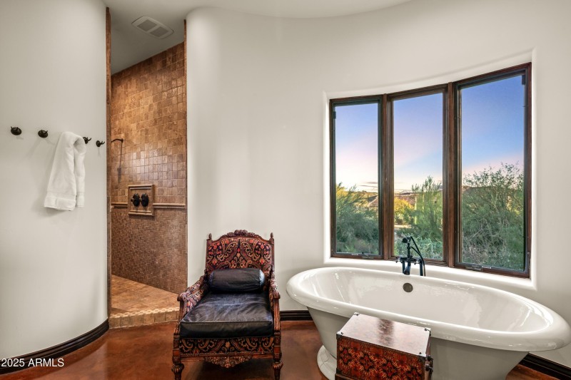 039_Primary Bath Tub and Shower