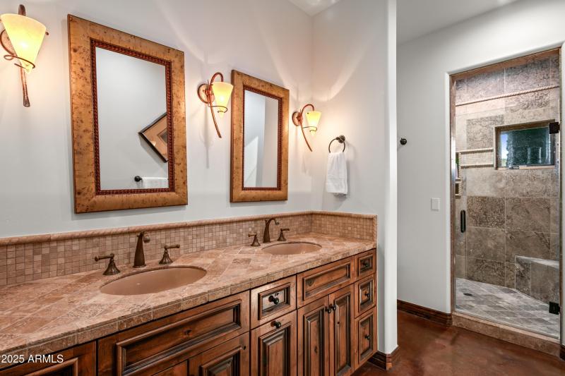 047_Guest Ensuite Bath