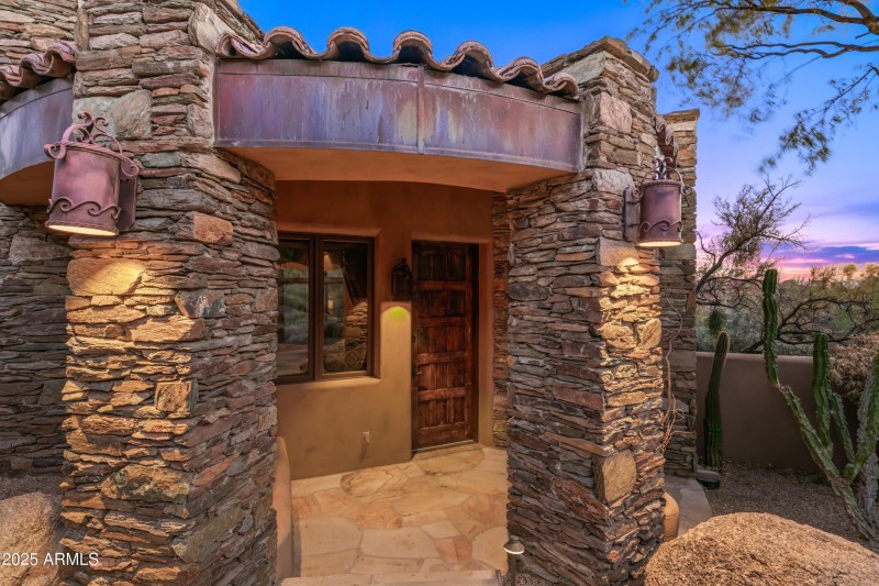 048_Courtyard Entrance Guest House