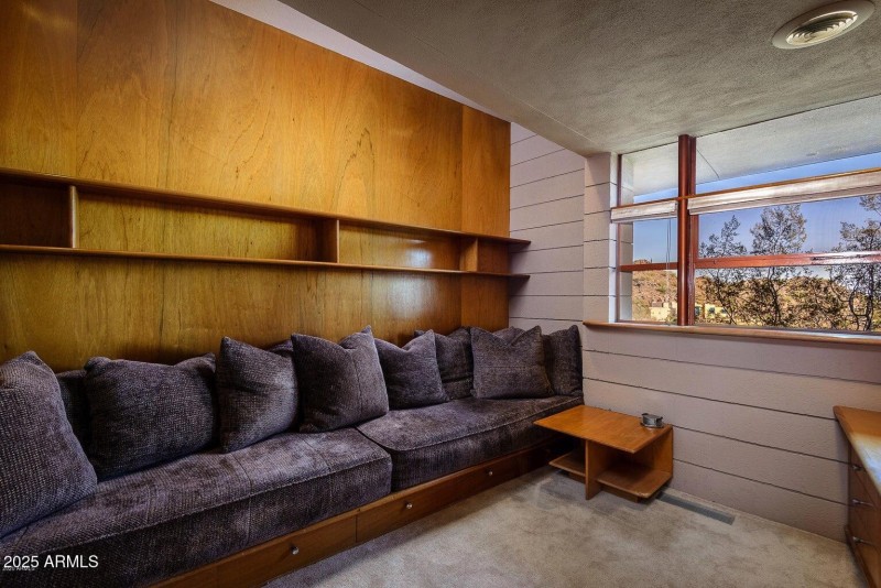 Bedroom 2 could be den