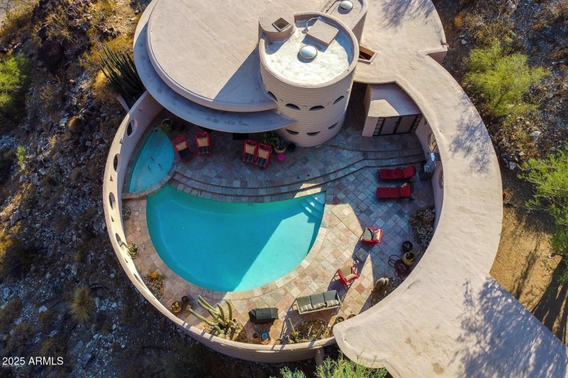 Crescent pool + water feature