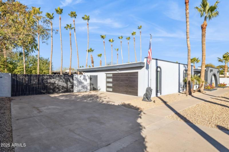 Modern Garage & RV Gate