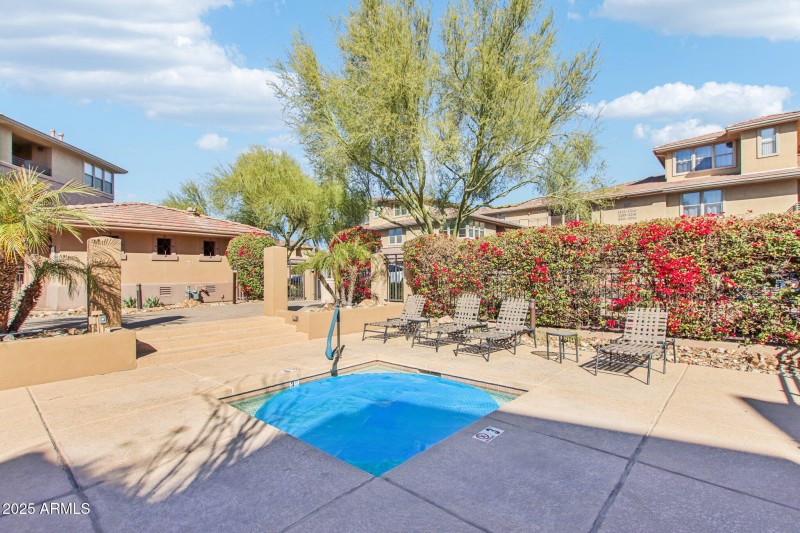 39-web-or-mls-N 76th St 2263-039