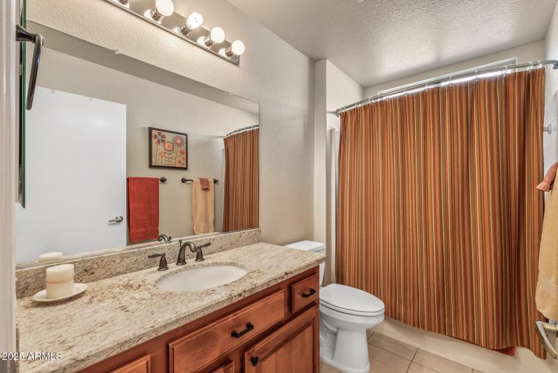 33_15220_W_Blue_Verde33_mls