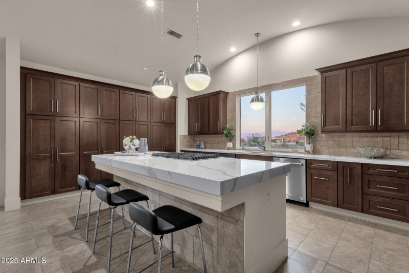 24-web-or-mls-10031-n-palisades-blvd