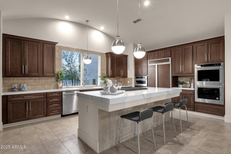 26-web-or-mls-10031-n-palisades-blvd