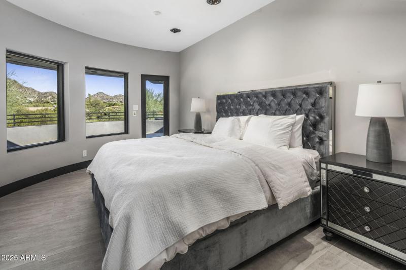 32-web-or-mls-HUB00739