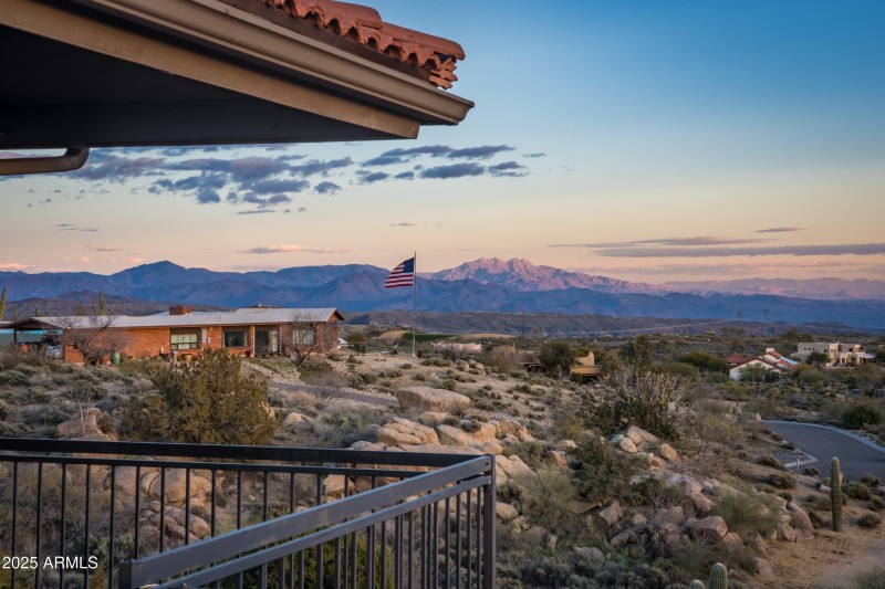 029_027_Easterly Views