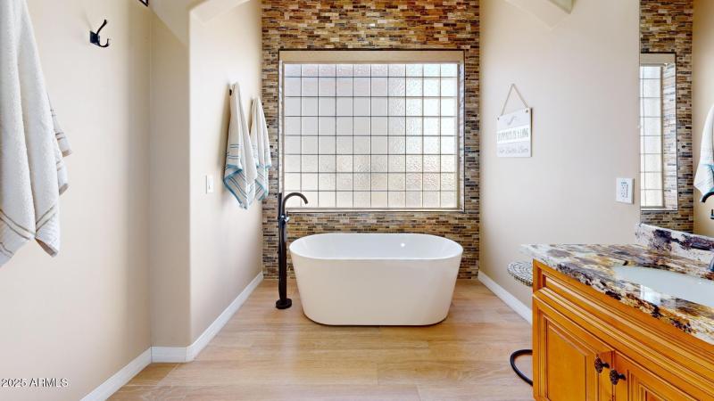 24205-N-65th-Ave-Bathroom 6