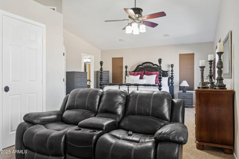 21-web-or-mls-4002-w-questa-dr